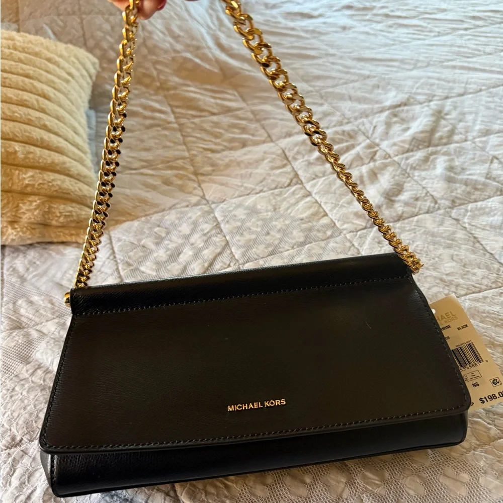 Michael Kors Black Shoulder Bag with Gold Chain - Picture 4 of 8